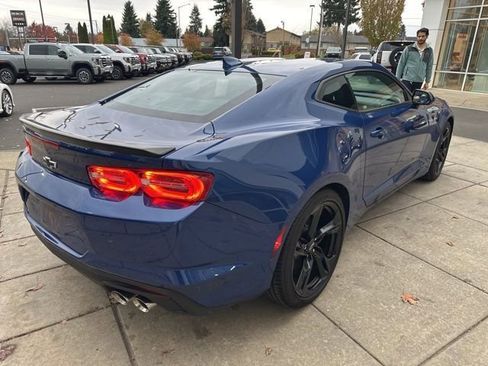 Used 2020 Chevrolet Camaro LT image 3