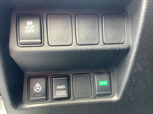 Used 2017 Nissan Rogue Sport SV w/ SV All-Weather Package image 21