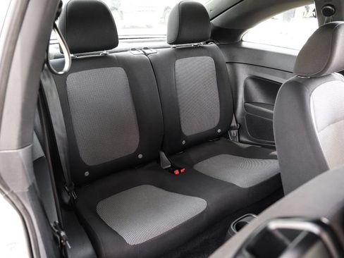 Used 2018 Volkswagen Beetle 2.0T S FWD image 32