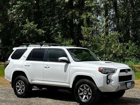 Used 2017 Toyota 4Runner TRD Off-Road Premium AWD/4WD image 11