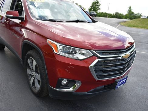 Used 2020 Chevrolet Traverse LT w/ LT Premium Package AWD/4WD image 2