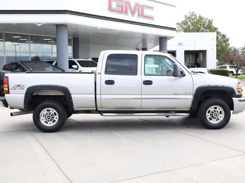 Used 2006 GMC Sierra 2500 SLT w/ Heavy-Duty Power Package AWD/4WD image 7
