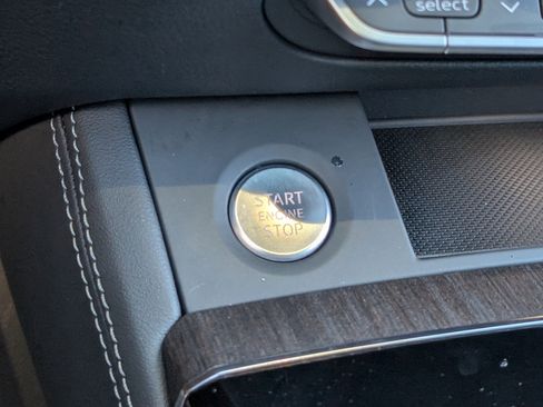 Used 2024 Audi Q5 e Premium Plus w/ Premium Plus Package image 34