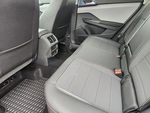 New 2024 Volkswagen Taos SE image 20