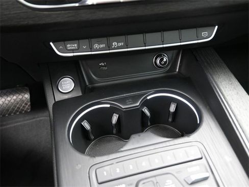Used 2019 Audi A4 2.0T Premium w/ Convenience Package image 12