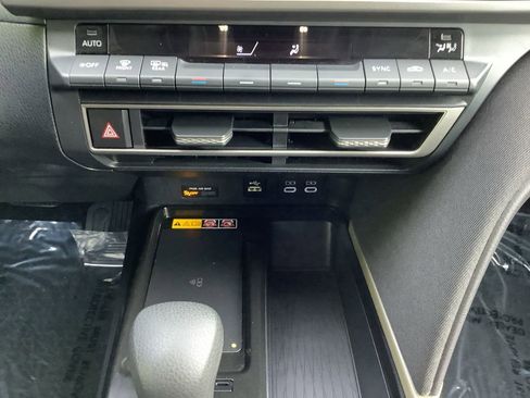 Used 2025 Toyota Camry LE image 22