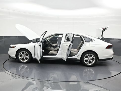 Used 2023 Honda Accord LX image 33