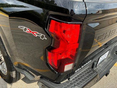 Used 2024 Chevrolet Colorado LT w/ LT Convenience Package II image 31