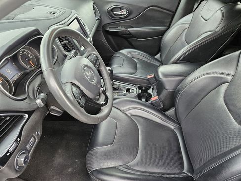 Used 2023 Jeep Cherokee Altitude Lux image 9