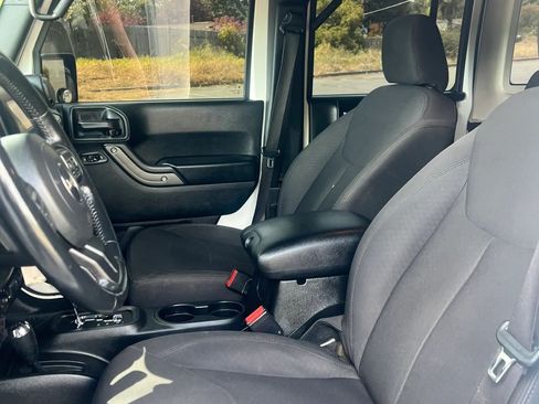 Used 2018 Jeep Wrangler Unlimited Sport S AWD/4WD image 16