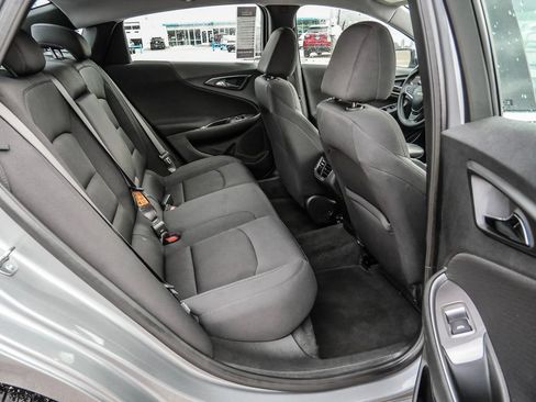Used 2025 Chevrolet Malibu LT FWD image 18