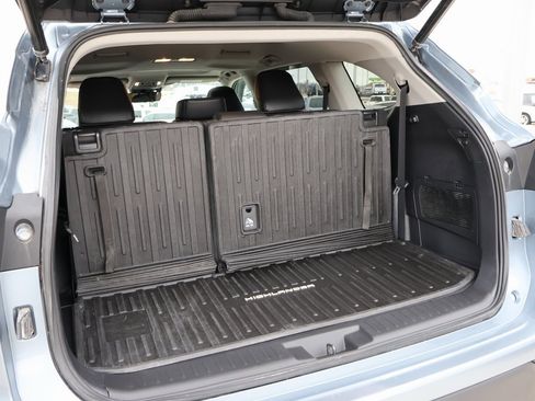 Used 2021 Toyota Highlander XLE image 15