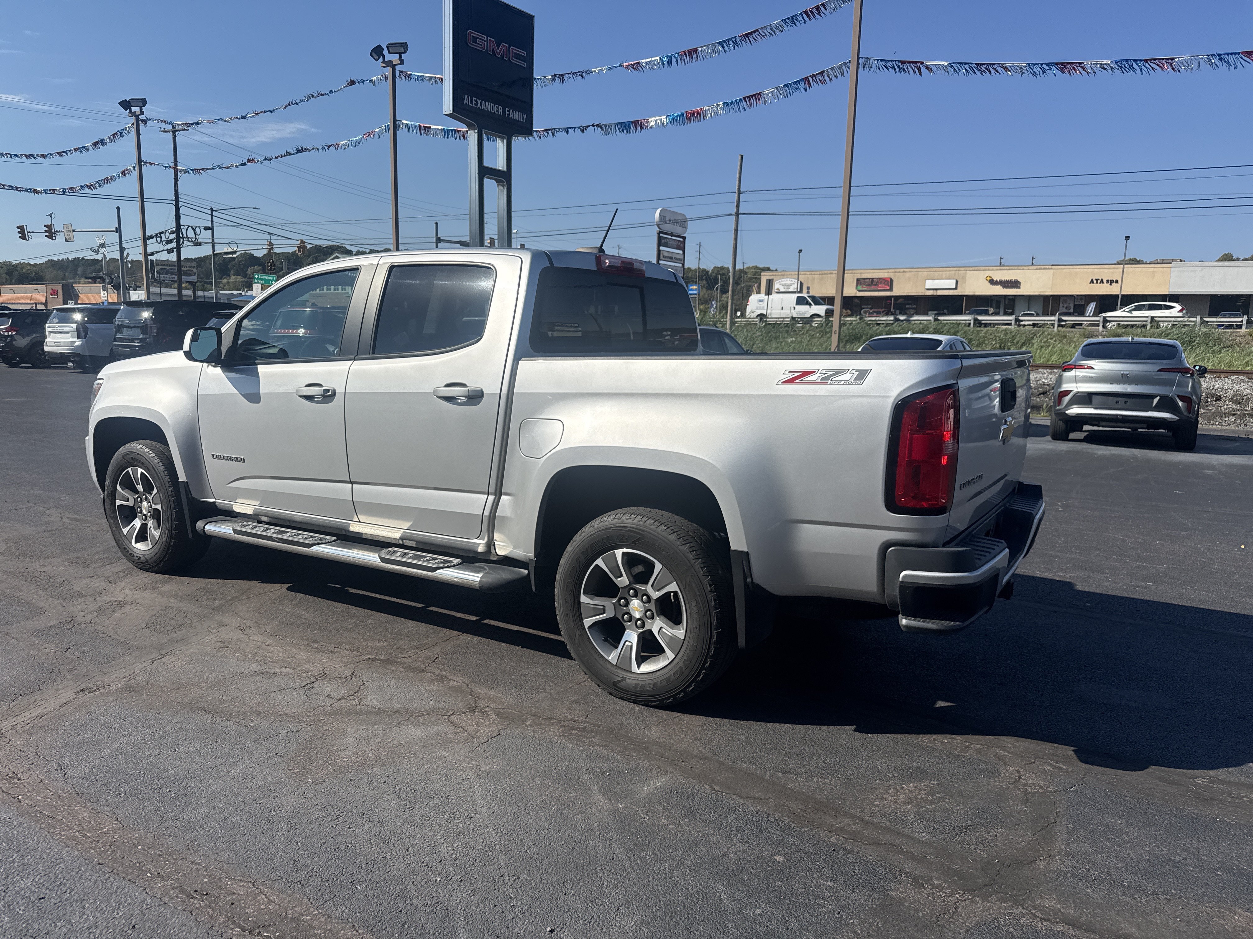 Used 2015 Chevrolet Colorado Z71 AWD/4WD image 6