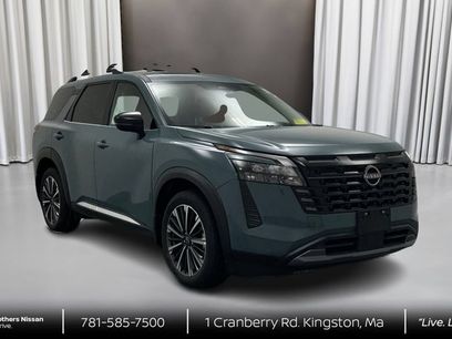 New 2026 Nissan Pathfinder Platinum w/ Cargo Package