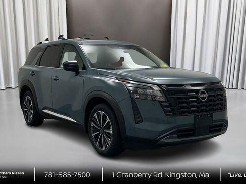 New 2026 Nissan Pathfinder Platinum w/ Cargo Package AWD/4WD image 3