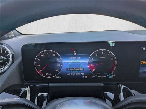 Used 2025 Mercedes-Benz GLA 250 image 10