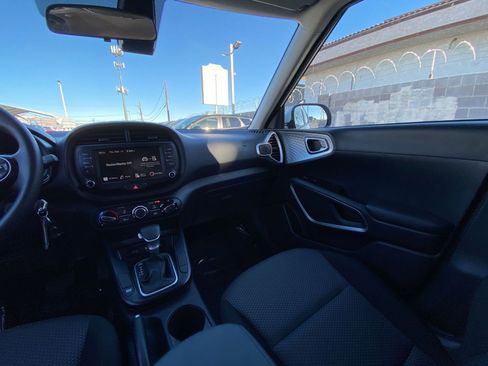 Used 2025 Kia Soul LX w/ LX Technology Package image 34