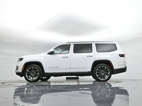 Used 2022 Jeep Wagoneer Series III w/ Premium Group I image 62