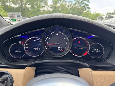 Used 2020 Porsche Cayenne image 9