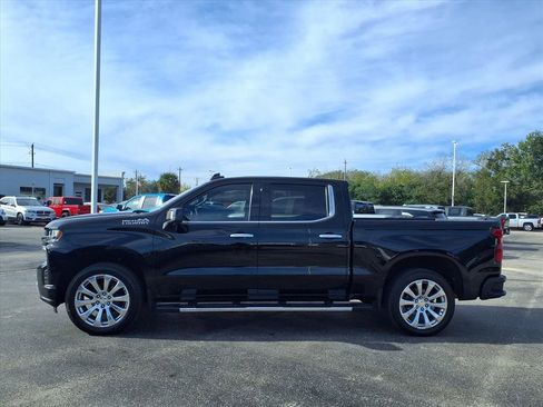 Used 2022 Chevrolet Silverado 1500 High Country w/ Technology Package image 24