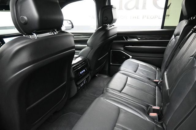 Used 2022 Jeep Wagoneer Series II AWD/4WD image 26