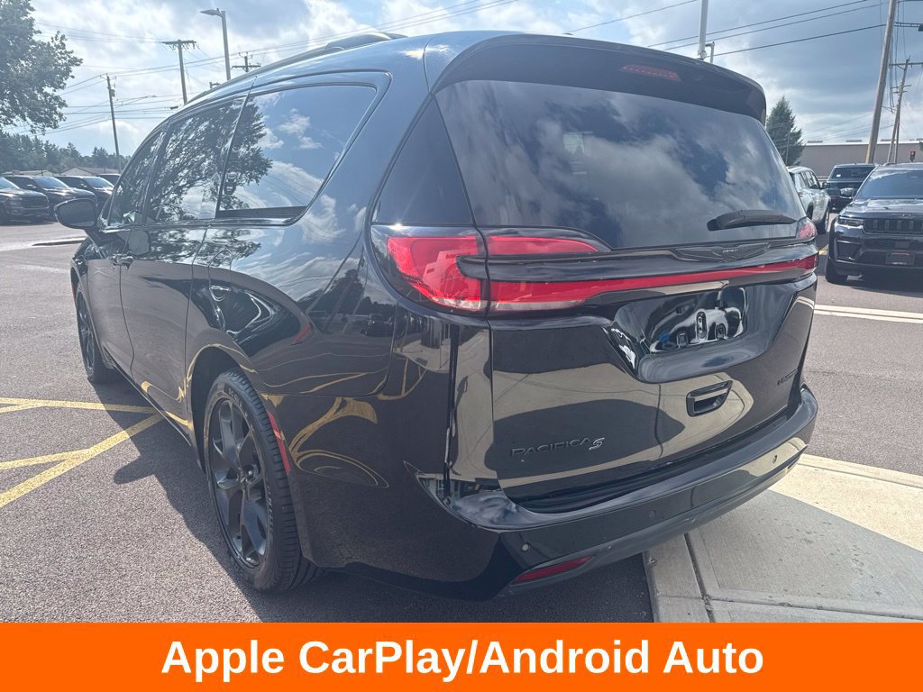 Used 2025 Chrysler Pacifica Limited FWD image 6