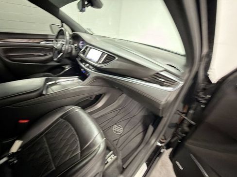 Used 2022 Buick Enclave Avenir w/ Avenir Technology Package FWD image 30