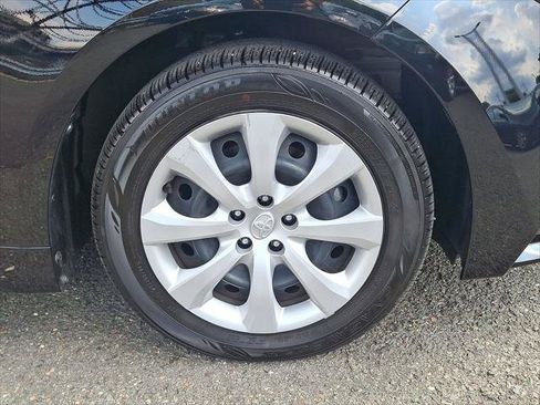 Used 2026 Toyota Corolla LE FWD image 28