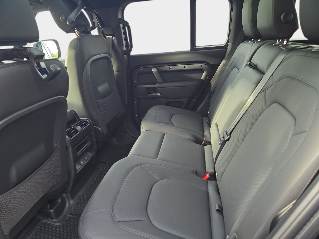 New 2026 Land Rover Defender 110 X-Dynamic SE AWD/4WD image 11