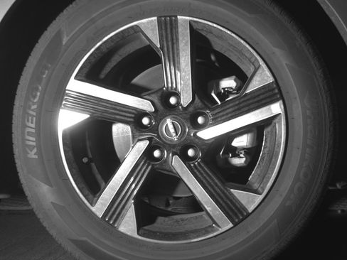 Used 2025 Nissan Sentra SV FWD image 13
