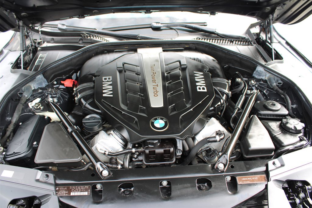 Used 2012 BMW 750Li xDrive AWD/4WD image 32