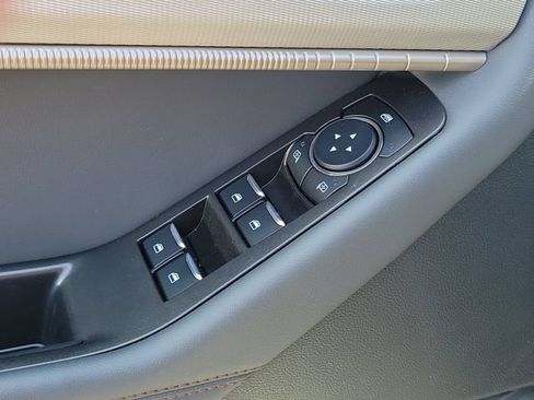 Used 2026 Ford Explorer Active w/ Active Comfort Package RWD image 14