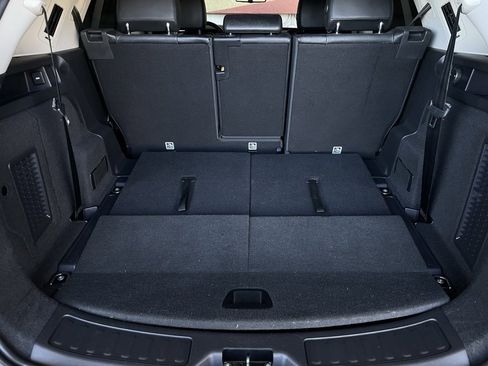 Used 2021 Land Rover Discovery Sport SE image 12