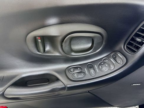 Used 2001 Chevrolet Corvette Convertible w/ Preferred Equipment Group2 image 16