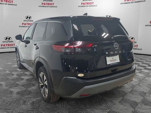 Used 2023 Nissan Rogue SV image 4