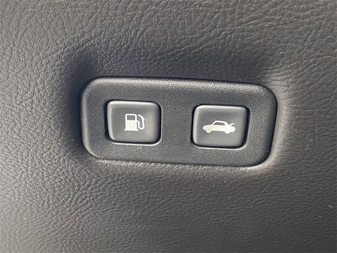 Used 2010 Chevrolet Corvette Coupe image 28