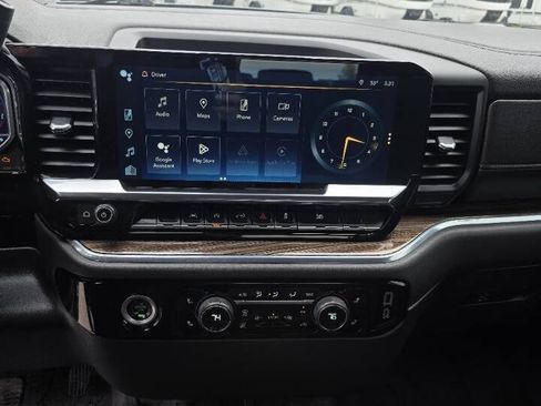 Used 2023 Chevrolet Silverado 1500 LT AWD/4WD image 12