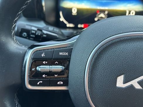 Used 2023 Kia Sorento SX image 18