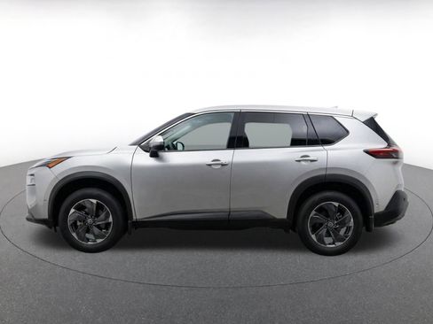 Used 2025 Nissan Rogue SV AWD/4WD image 4