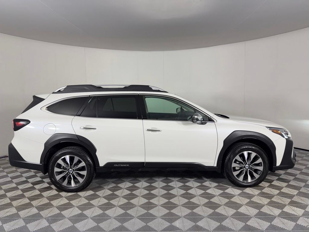 Used 2025 Subaru Outback Touring XT AWD/4WD image 6