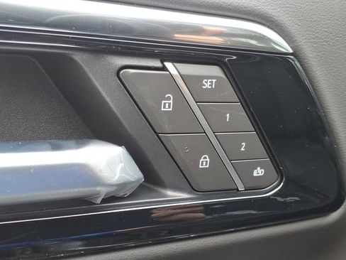 New 2026 Chevrolet Suburban Premier w/ Sun And Tow Package AWD/4WD image 10