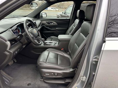 Used 2023 Chevrolet Traverse LT AWD/4WD image 11