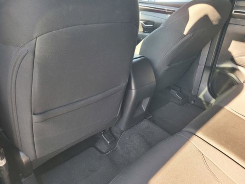 Used 2022 Hyundai Tucson SE w/ Cargo Package image 16