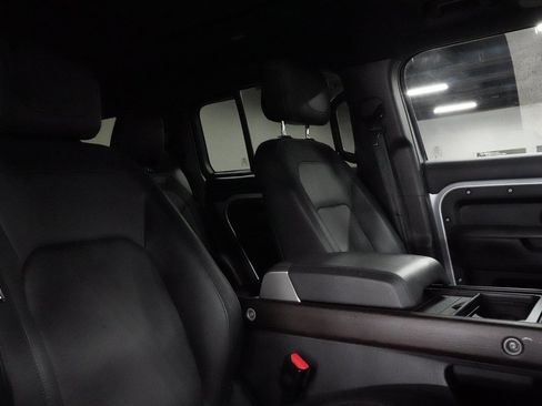 Used 2023 Land Rover Defender 130 X-Dynamic SE AWD/4WD image 39