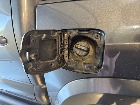 Used 2016 Toyota Tacoma TRD Sport w/ Towing Package RWD image 10