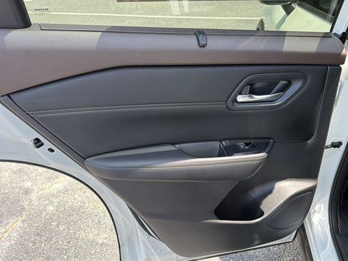 Used 2023 Nissan Rogue SL w/ SL Premium Package FWD image 17
