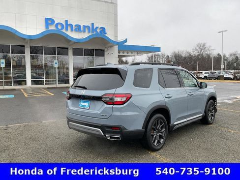 Certified 2024 Honda Pilot Touring image 6
