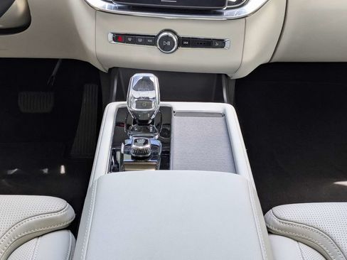 Certified 2025 Volvo XC90 B6 Ultra AWD/4WD image 26
