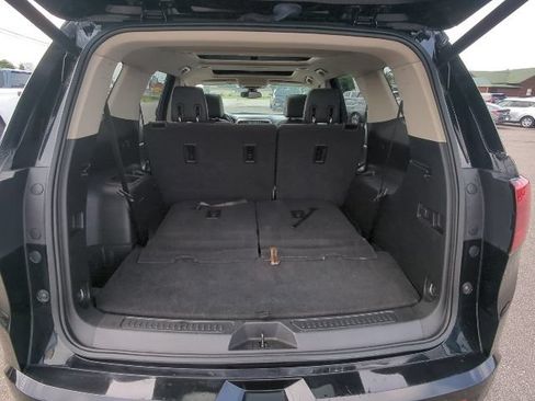 Used 2018 GMC Acadia Denali w/ Technology Package AWD/4WD image 36