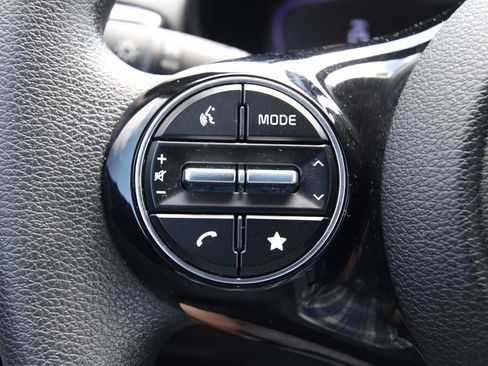 Used 2025 Kia Soul S FWD image 19